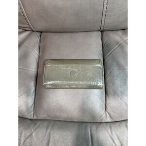 Bica Cheia Olive Green Crinkled‎ Patent Leather Trifold Long Wallet ID Window